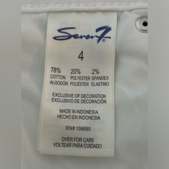 Lot Of 3 Women's  Seven7 Shorts Size 4 White, Pink And Blue Stretch 5 Pockets - Picture 5 of 16